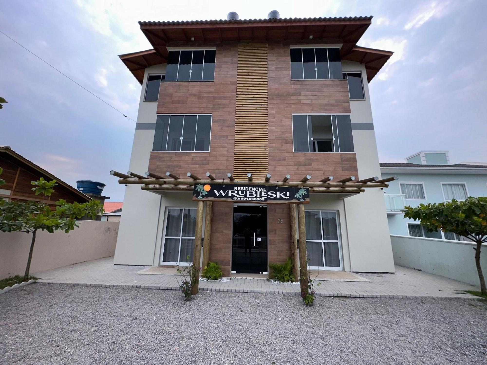 Residencial Wrubleski Sc Pinheira Bagian luar foto