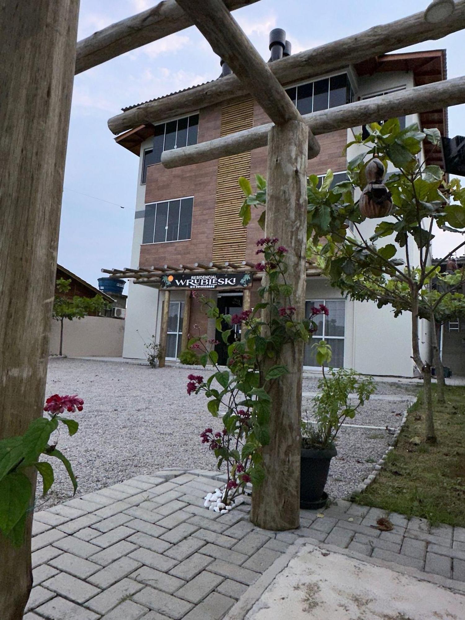 Residencial Wrubleski Sc Pinheira Bagian luar foto