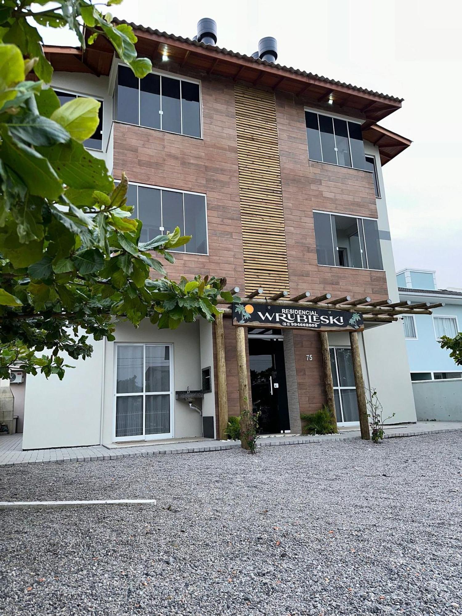 Residencial Wrubleski Sc Pinheira Bagian luar foto