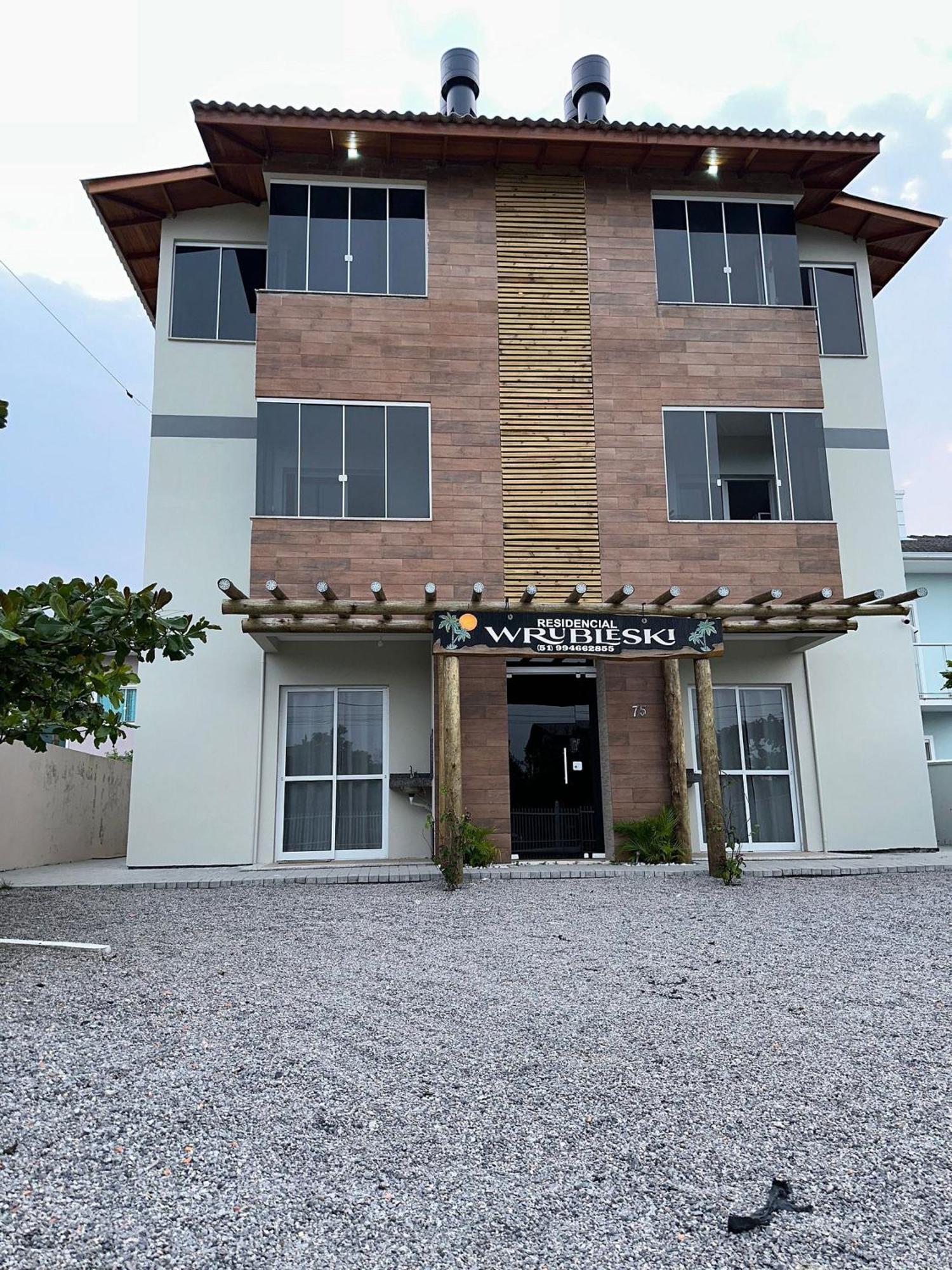 Residencial Wrubleski Sc Pinheira Bagian luar foto