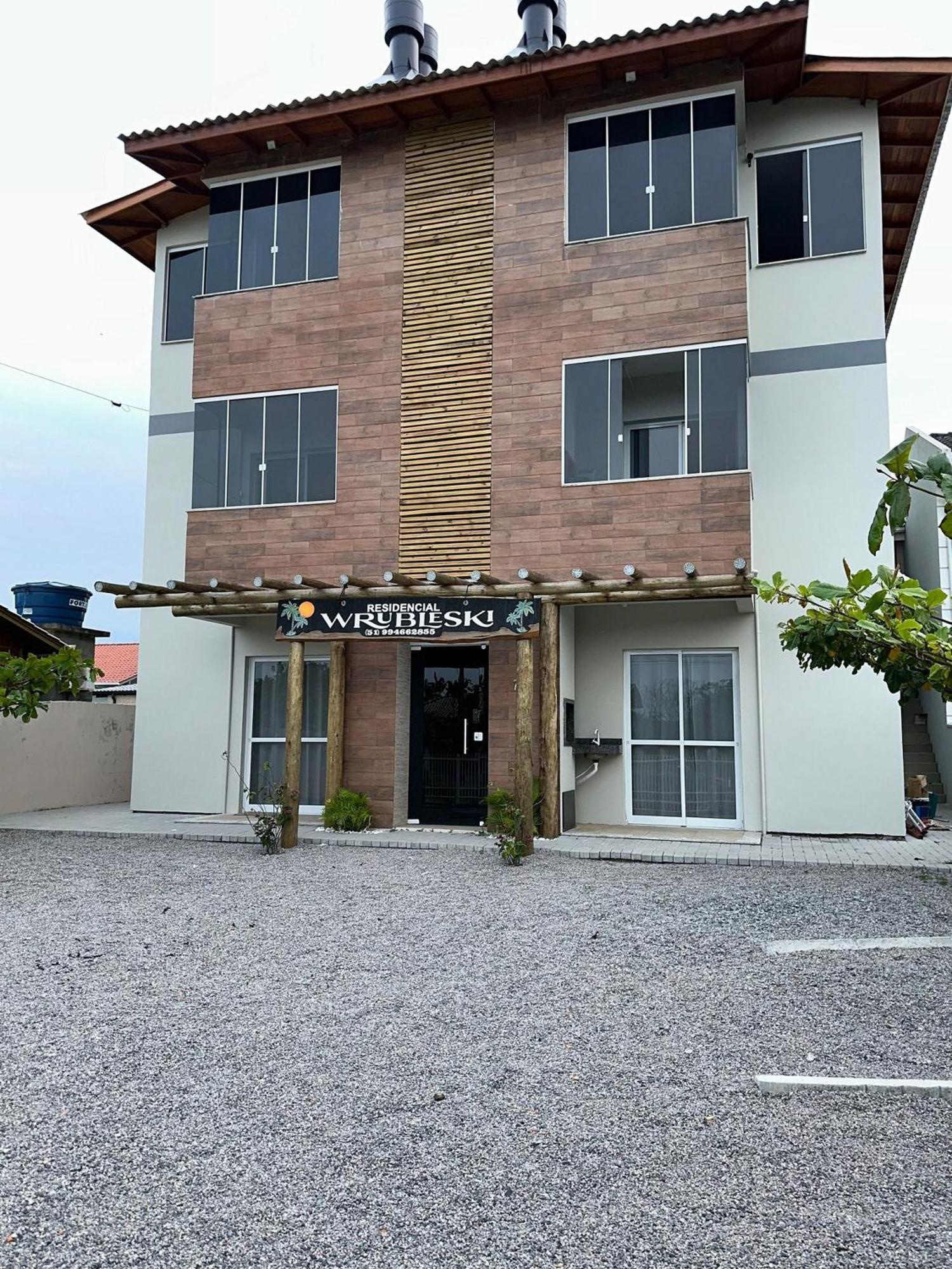 Residencial Wrubleski Sc Pinheira Bagian luar foto