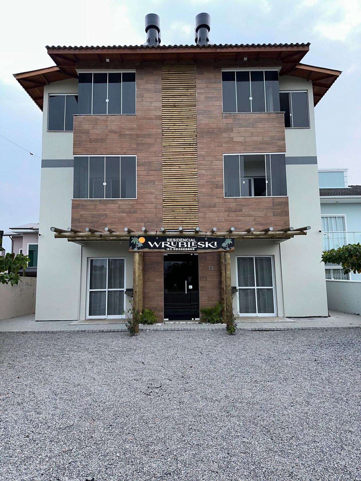 Residencial Wrubleski Sc Pinheira Bagian luar foto